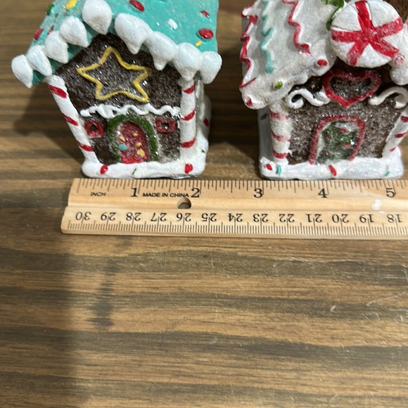Set of 2 Gingerbread Houses - Picture 12 of 13